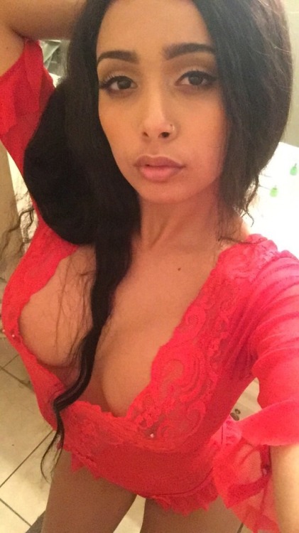 pussyconnoisseur6996:  Beautiful Aaliyah Hadid 😘  ENJOY. 😆.http://pt2391.tumblr.comTHANKS TO ALL MY 5.7K FOLLOWERS 👍. pt2391.🔞🔞 🔞