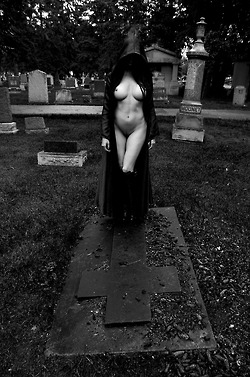 thehornedgoddess:  artwork that randomly popped up in my news feed. I tracked down