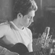 nouisaf-deactivated20200920:  Niall Horan and his guitars. 