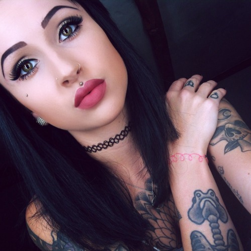 vargam0r:  psychologicool:  Cathedral 💄   Oh my god