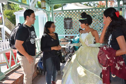 minnanohime:me and @oremi had so much fun at disneyland on Thursday! We met many disney characters