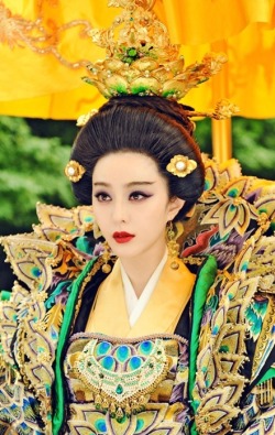 literallyadramaqueen-blog1: Fan Bingbing  ~   Wu Mei Niang Fabulous Costumes