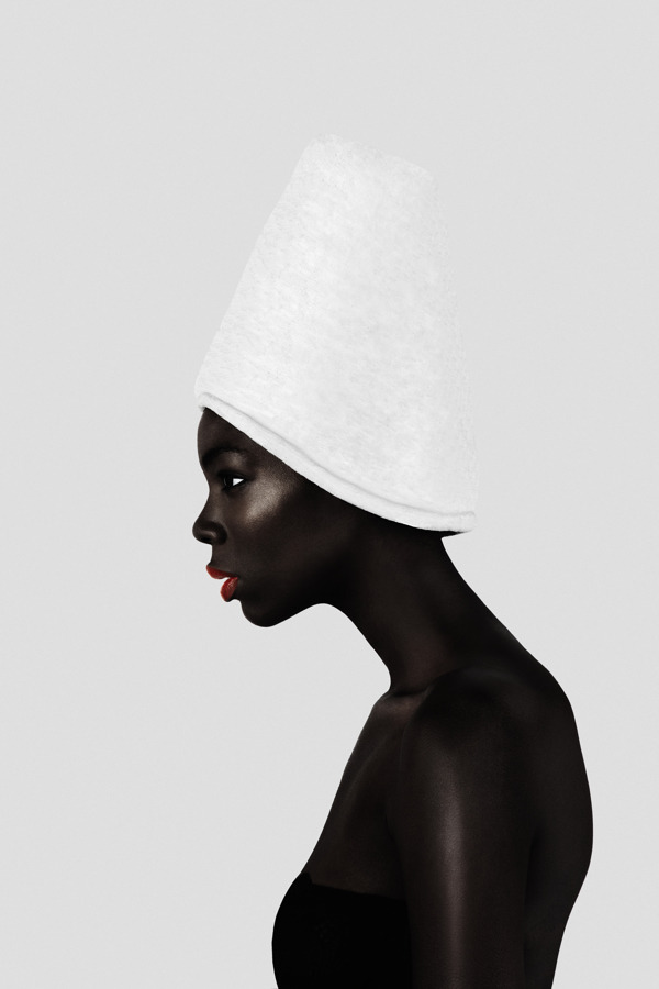 allcoveredinglitter:  Eromomen Photography/Retouching: Joseph Alexander Head Piece