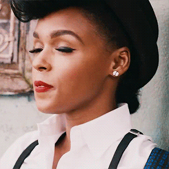 cindymayweather:   We can be heroes, just for one day. 