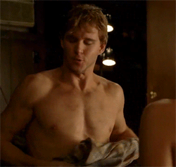 nucelebs:   ryan kwanten  