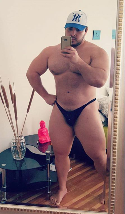 adictoalosculones:  Culototototote de André (juicy ass André)😲😳😍😈🍑👅🍆💦