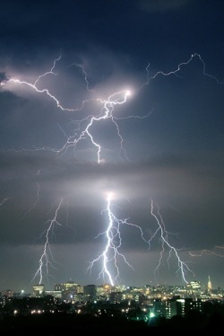 h4ilstorm:  Lightning Over Ottawa (by a o k)