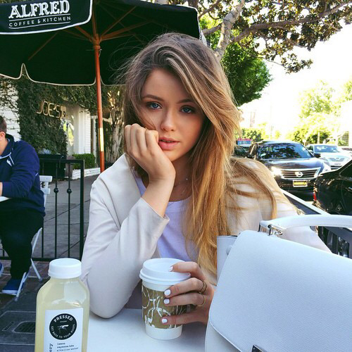 alluring-beauties:  Alluring-Beauties  