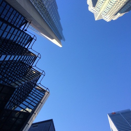 #Bay and #Wellington #toronto
#lookup #BaySt #TO #sky #bluesky #skyline #bayStreet