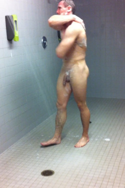 lifewithhunks:  Hunks, Porn, Amateurs, Spy, Bulges, Lycra and Huge Cocks.http://lifewithhunks.tumblr.com/