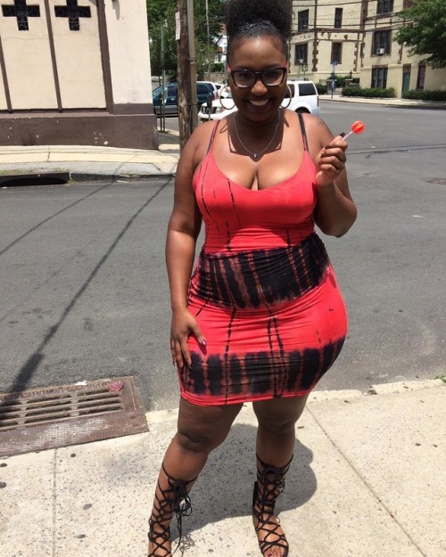 thetruemesiah:  Thick brown cutie