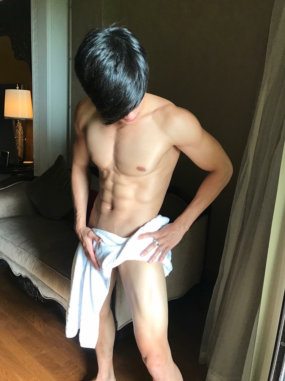 hotasianexposed:  hlthemusclelover:  tuananh94:   hoangnamlau:   Suy cho cùng tập