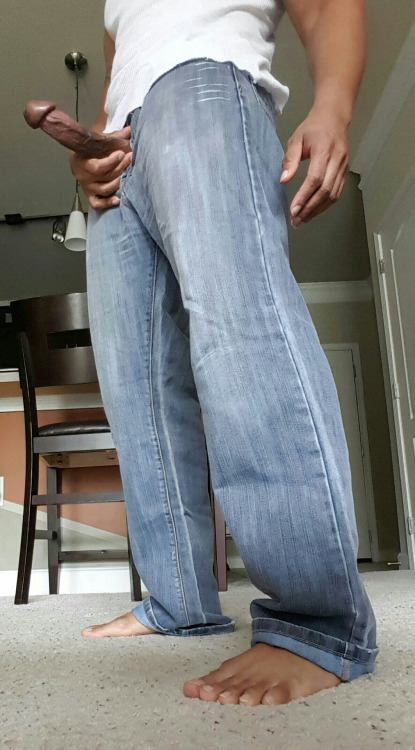 armyboii11inch:  Bigg and juicceeeeeee…