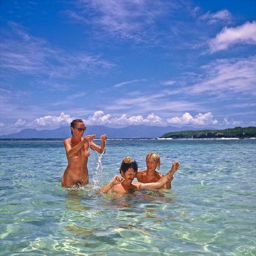 nudiarist: Plage Caravelle:www.naturistholiday.info/Caribbean/1822/Plage_de_la_Caravelle.aspx