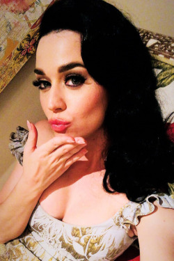 iheartkatyperry:Posted on @katyperry’s