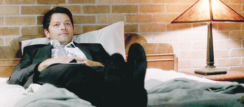 flydestiel:  dean and cas in their beds  (✿◠‿◠)  