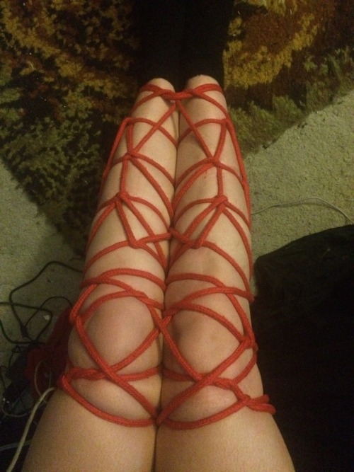 bitch-craft-666:  I did a freestyle tie on myself cause I was super bored 
