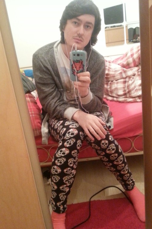 samuelvasnormandy:  I look cute today despite the fact I’ve not left the house~