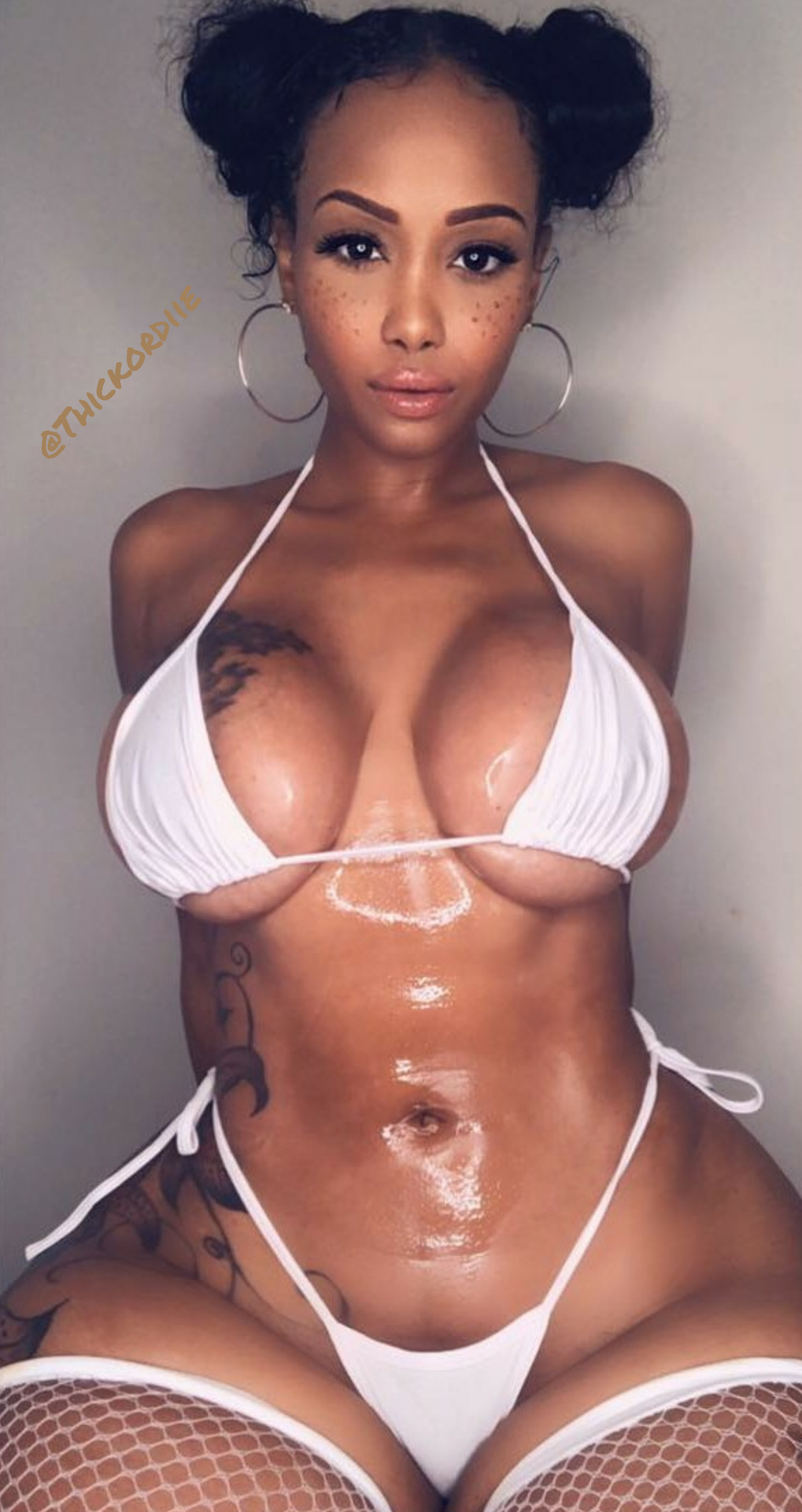 thickordie: Fawking Dream Come True… ShaKKA…🤣 ….#gogetter #goodmorning #gold #music #myears #candy #turkey #turkeyday ……..#macandcheese #mommomashouse #thanksgivingday #Gramahouse #turkey #stuffing #cornbred #stockings #Greens #thouroughbred