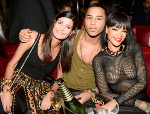 luftin-urban-style-tast:  PHOTOS OF THE WEEK: Rihanna Bares Her Nipples In See Through Top At Balmain After Party 😳😳😍😳😳  @rihanna showed her breasts in a completely see-through mesh top at the Balmain fashion show after party on Thursday