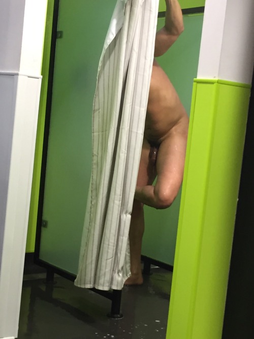 lockerroomguys:  nonehotterthanotter:A guy in the gym this afternoon. He liked to show off. Walked around without his towel on and never drew the curtain :)  Awesome job capturing this hot guy! Keep up the great voyeuristic work!