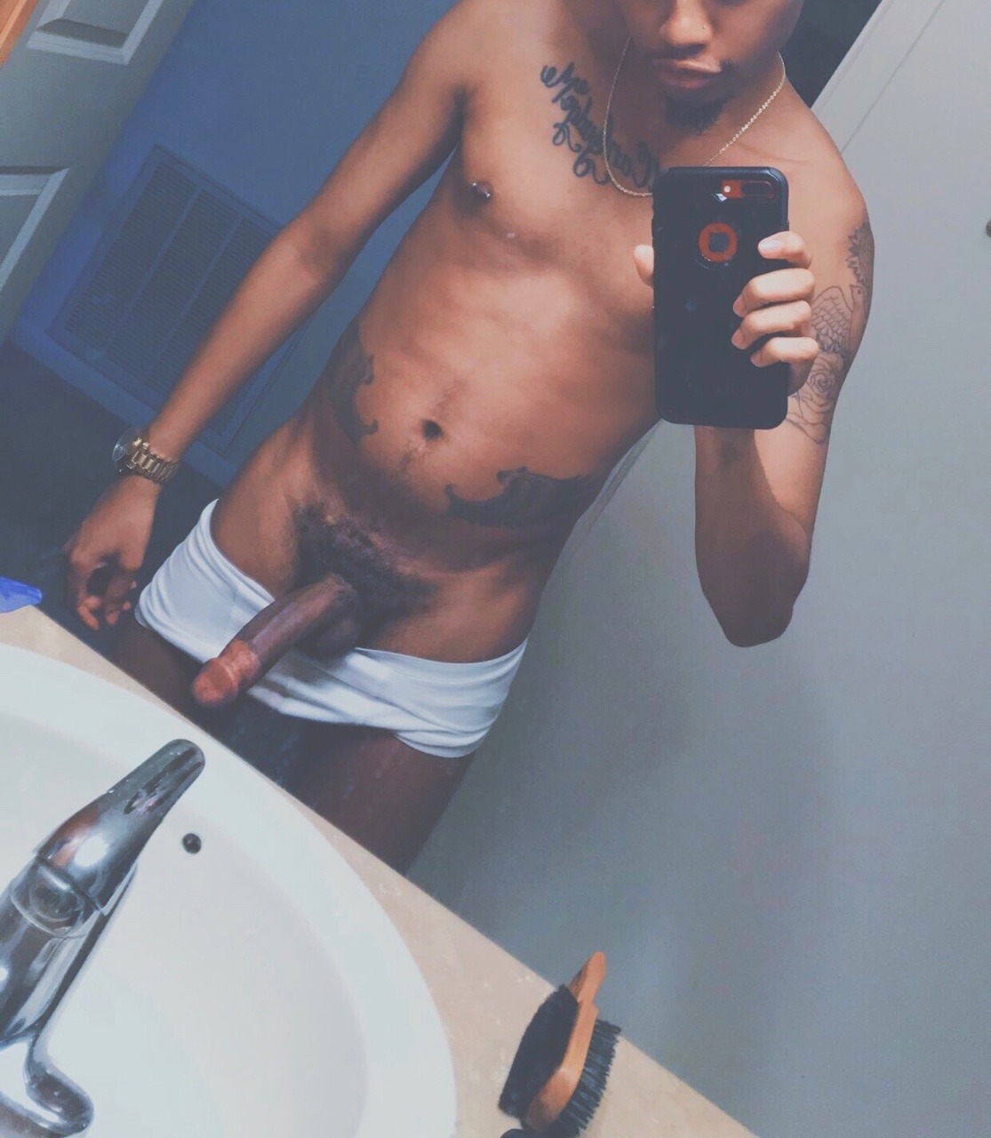 Twitter/IG: negro.suave