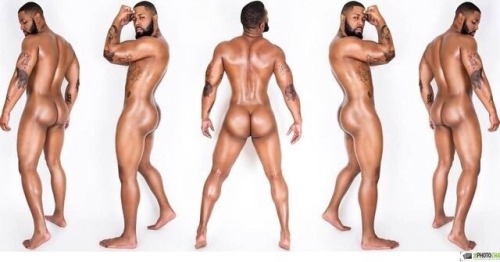 asskingz:  🙌🏾Black men 🙌🏾