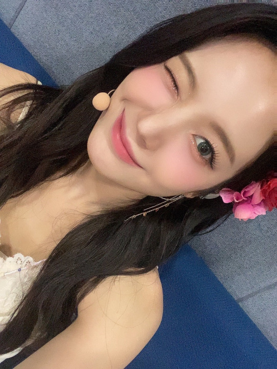 korean-dreams-girls:GyuRi (Fromis_9) - Weverse Update Pics