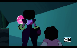 ruvuby:  asieyonce:  sunnychespin:  Did anyone else see this!? When she sent the fused gem shards back to the temple they became a normal gem, it looks just like centipeetle. What is that all about.  !!!!  does this mean centipeedles a fusion holy shit