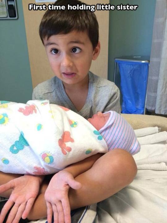 pleatedjeans:  25 Kids Adorably Experiencing Something for the First Time
