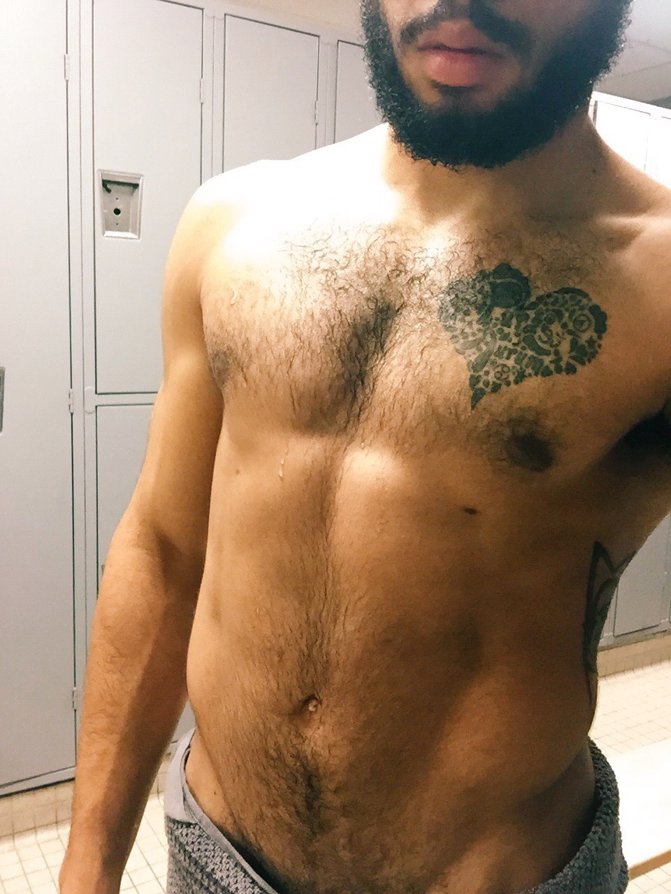 savvyifyanasty:  liftveganlift:Back on my tiddy grind  😩😩😩