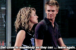 leytongifs:leyton in every episode: 4x03 - good news for people who love bad news 