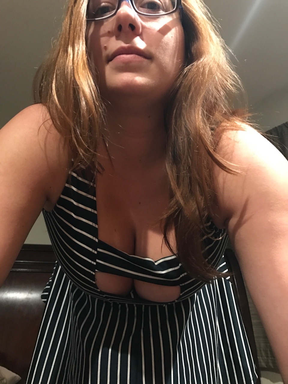 hotwife8477:  Mmm you like what you see?