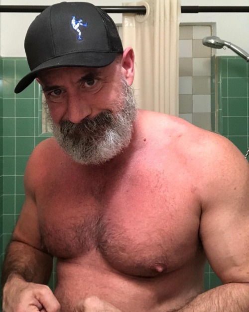 Fun new hat. Can you see the little Pitcher?—- ONLINE MIND and BODY PERSONAL TRAINING - DM or Go to:
