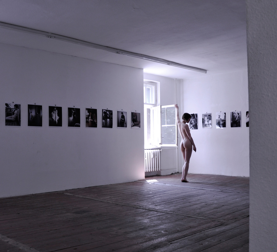 minon-minon:  &ldquo;exhibit in my exhibition&rdquo; *self portrait, july