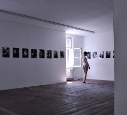 minon-minon:  &ldquo;exhibit in my exhibition&rdquo; *self portrait, july 2009, ballhaus berlin http://www.youtube.com/watch?v=-ZJDNSp1QJA 