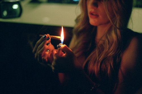 Crush a bit, little bit, roll it up, take a hit