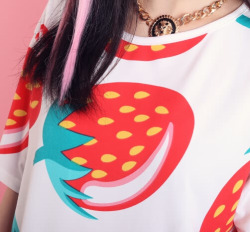 misamys:  Strawberry t-shirt! Get 11% off