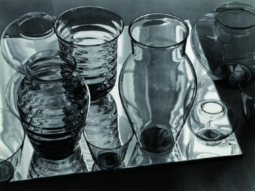 Adolf Lazi, photo of glass vases, 1950s. Gelatin silver print. Van Ham