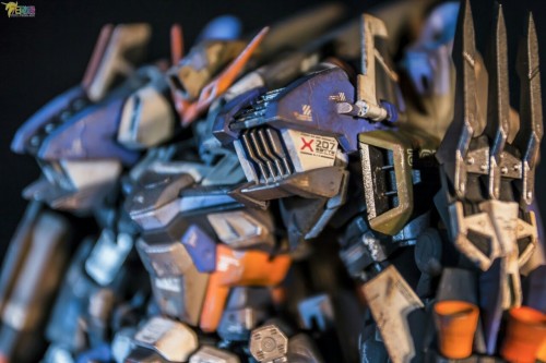 toysmaniac:  Mobile Suit Gundam Resonance - Custom Build  Modeled by noctizer