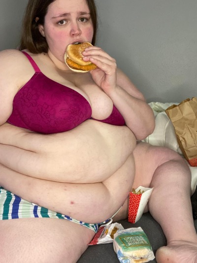 Sex a-frank-admirer:A big girl’s gotta eat. pictures