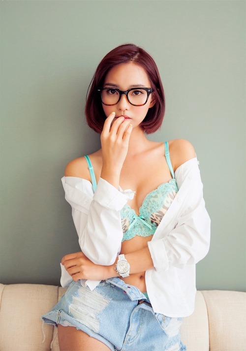 kormodels:  Um Ji Eun adult photos