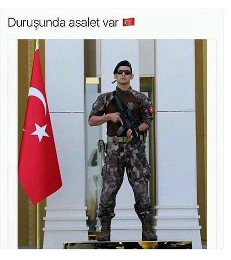 Duruşunda asalet var