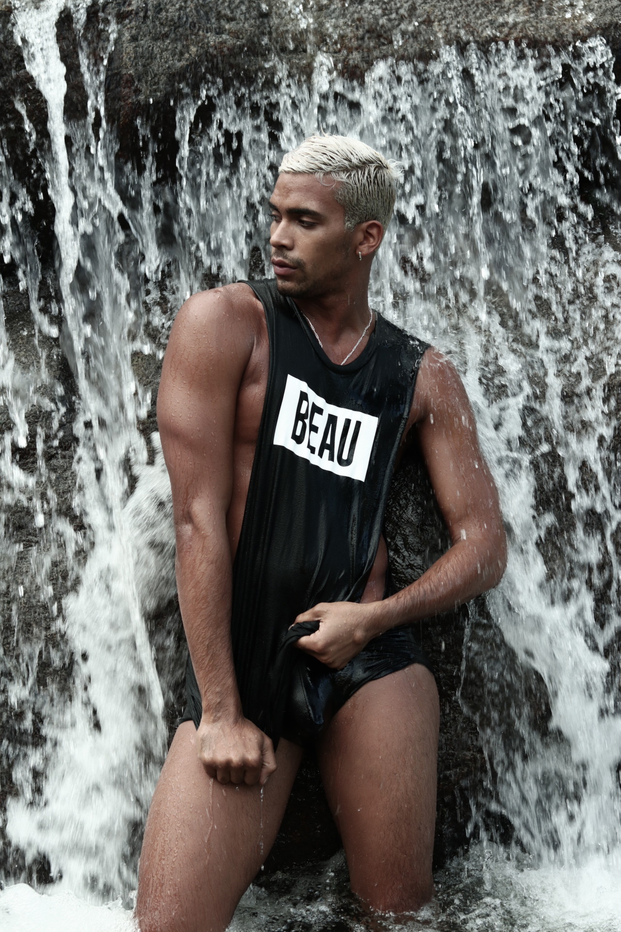 entremediodeel:  lo que te trae la isla,LUIS OCASIO wearing BEAU