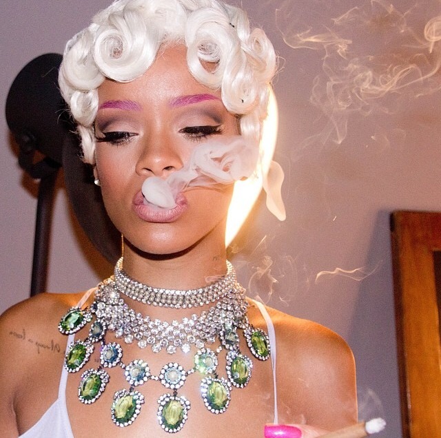 askaboutnikki:  #pour it up
