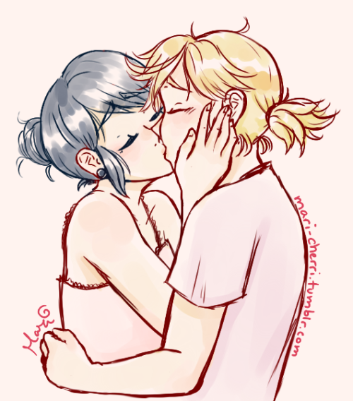 mari-cherri:I really wanted to join the love square kiss party but I got home late so here it is :) 