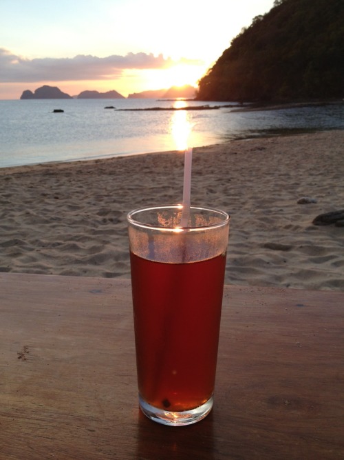 Delicious dinner at Los Cobanos Resort. Amazing sunset, toes in the sand, yummy Filipino food. Parad