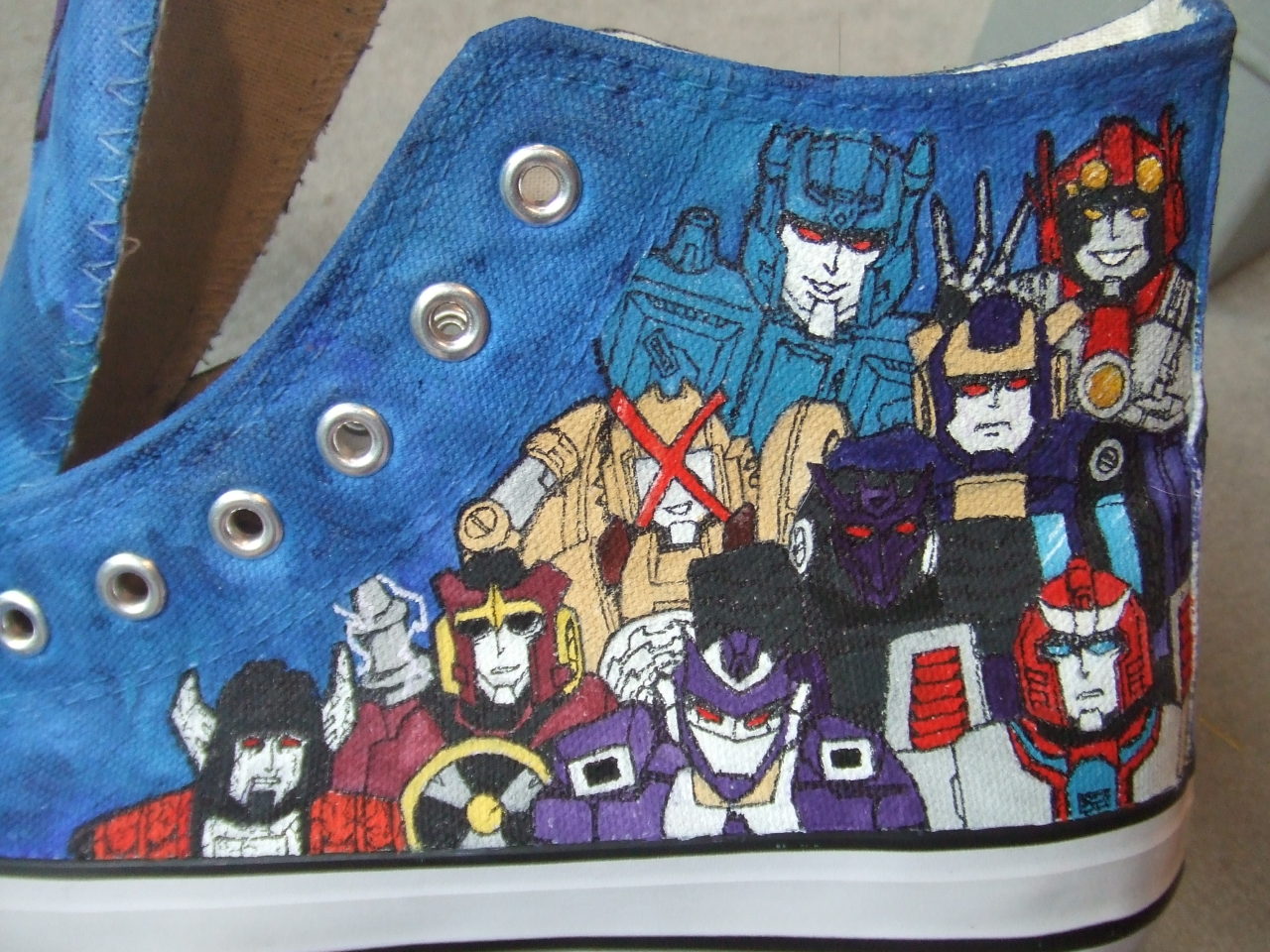 gunthatshootsennui:  rungian:  My new shoes.  &gt; Brainstorm and Black Shadowyay