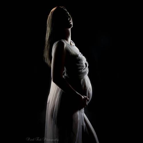 This #maternitygown was a good investment. Lovely shot by @pixelfishphotography #maternity #materni