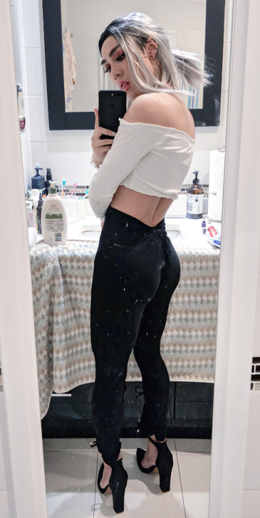 triptrapshape:i need to clean my mirror
